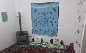 اتاق سه نفره کفخواب خانه میادخت (اقامت باصبحانه)