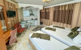 سوئیت سه تخته(سینگل) (اقامت با صبحانه)