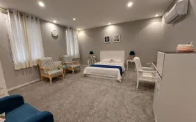 اتاق سه تخته vip(یک تخت دبل+یک مبل تخت شو) (اقامت تک)