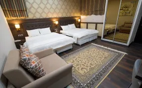 اتاق چهار تخته ویژه (اقامت با صبحانه)