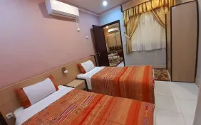 آپارتمان یک خوابه شش نفره (دو تخت+چهار سرویس اضافه) (اقامت با صبحانه)
