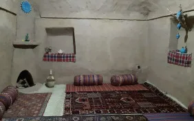 اتاق پنج نفره کف خواب (اقامت با صبحانه)