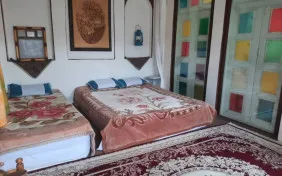 اتاق سه تخته پهنا (اقامت با صبحانه)