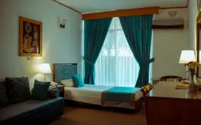 اتاق یک تخته (اقامت با صبحانه)