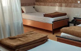 اتاق سه تخته (اقامت با صبحانه)