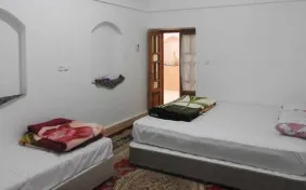 اتاق دو تخته توئین طبقه زیرهمکف (اقامت با صبحانه)