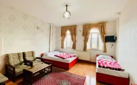 سوئیت سه نفره (اقامت تک)