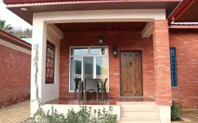 عمارت قاجاریه (اقامت با صبحانه)