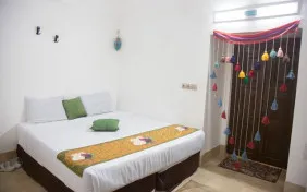اتاق یک تخته (اقامت بدون صبحانه)