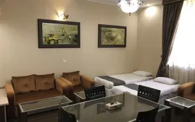 سوئیت پنج نفره (اقامت با صبحانه)