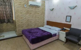 اتاق یک تخته (اقامت با صبحانه)