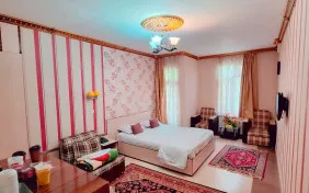 اتاق سه نفره (دو تخته+نفر اضافه) (اقامت با صبحانه)