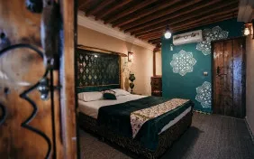 اتاق سنتي ويژه دبل(جلويل) (اقامت با صبحانه)