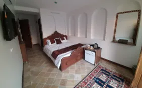 اتاق دو تخته دبلvip(چشم انداز میدان نقش جهان) (اقامت با صبحانه)
