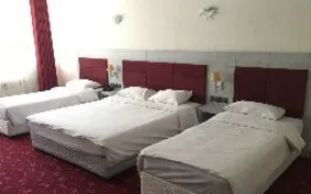 چهار تخته پشت به پیست هتل دو (اقامت با صبحانه)