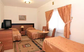اتاق سه تخته(سینگل) (اقامت با صبحانه)