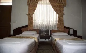 اتاق سه تخته (اقامت با صبحانه) 