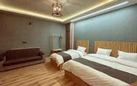 اتاق سه نفره (اقامت با صبحانه)