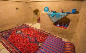 اتاق هشت نفره کف خواب (اقامت با صبحانه)