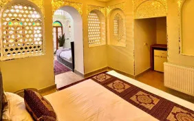 سوئیت کانکت چهار نفره هما (اقامت با صبحانه)