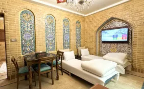 سوئیت ویژه چهارنفره(دوتخته+مبل تختخوابشو) (اقامت باصبحانه)