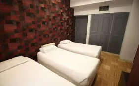 آپارتمان یک خوابه سه نفره (اقامت با صبحانه)