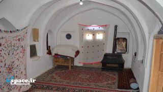 اتاق 24 متری فاقد سرویس بهداشتی اختصاصی (طبقه اول)