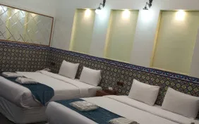 اتاق چهارتخته زیرزمین (اقامت با صبحانه)