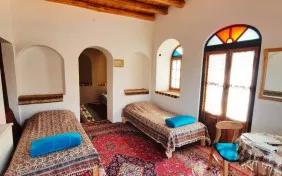 اتاق پنج تخته خوش نشین (اقامت با صبحانه)