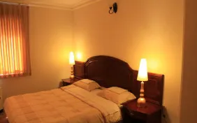 آپارتمان دو خوابه پنج نفره (اقامت با صبحانه)