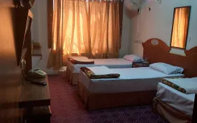 سوئیت سه نفره (اقامت با صبحانه)