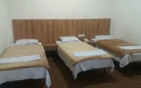اتاق سه تخته (اقامت با صبحانه)