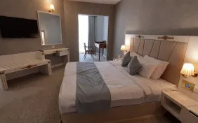 آپارتمان دو خوابه چهار نفره رویال vip (اقامت با صبحانه)