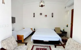 اتاق دو تخته دبل همکف (اقامت با صبحانه)