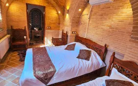 اتاق دو تخته آذین (اقامت با صبحانه)