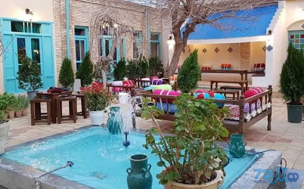 سرای سنتی هاتف